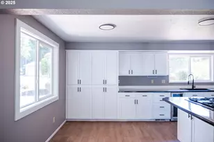 60 Seagrove Pl, Lincoln City, OR 97367 - Photo 2