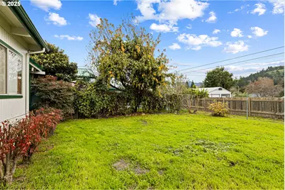 331 NE Laurel Ave, Myrtle Creek, OR 97457 - Photo 34
