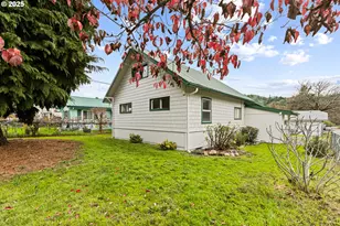 331 NE Laurel Ave, Myrtle Creek, OR 97457 - Photo 38