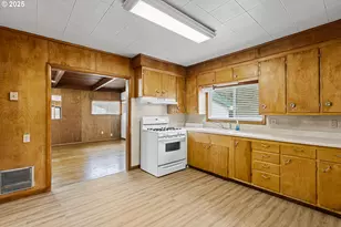 331 NE Laurel Ave, Myrtle Creek, OR 97457 - Photo 14