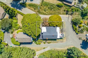 380 N 2nd Ct, Coos Bay, OR 97420 - Photo 44
