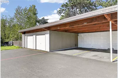1702 NE Hogan Dr, Gresham, OR 97030 - Photo 2