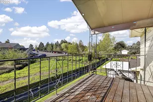 1702 NE Hogan Dr, Gresham, OR 97030 - Photo 4