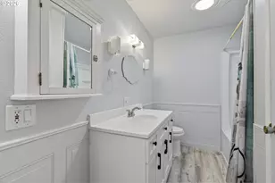 1702 NE Hogan Dr, Gresham, OR 97030 - Photo 14