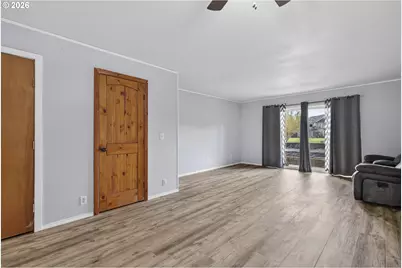 1702 NE Hogan Dr, Gresham, OR 97030 - Photo 36