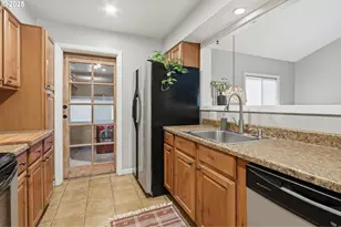 3245 NE 108th Ave, Portland, OR 97220 - Photo 12