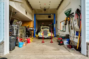 4608 Holly St, Springfield, OR 97478 - Photo 4