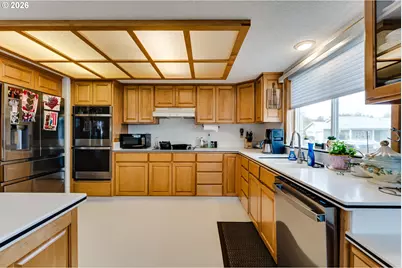 4608 Holly St, Springfield, OR 97478 - Photo 8