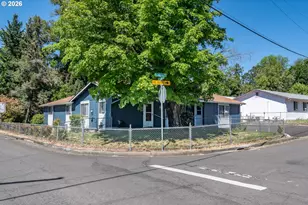 110 NE Kirby Ave, Roseburg, OR 97470 - Photo 48