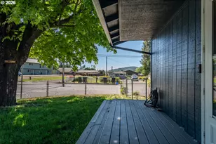 110 NE Kirby Ave, Roseburg, OR 97470 - Photo 40