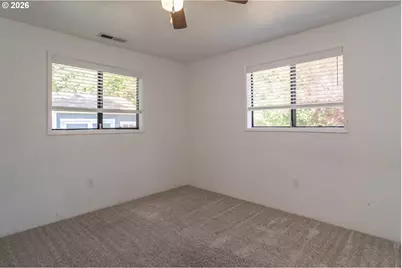 110 NE Kirby Ave, Roseburg, OR 97470 - Photo 30