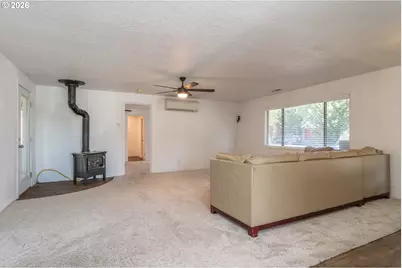 110 NE Kirby Ave, Roseburg, OR 97470 - Photo 6