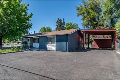 110 NE Kirby Ave, Roseburg, OR 97470 - Photo 2