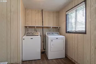 110 NE Kirby Ave, Roseburg, OR 97470 - Photo 20