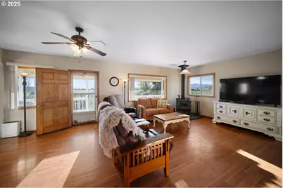 4664 N McKay Rd, Prineville, OR 97754 - Photo 16