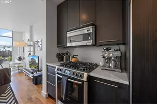 949 NW Overton St, Portland, OR 97209 - Photo 12