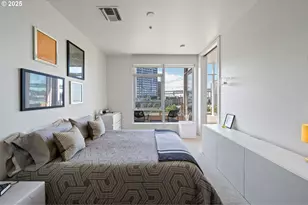 949 NW Overton St, Portland, OR 97209 - Photo 18