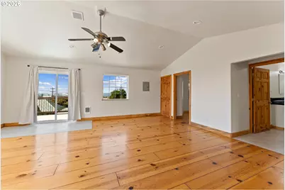 730 Pacific Ave #B, Brookings, OR 97415 - Photo 20