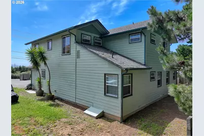 730 Pacific Ave #B, Brookings, OR 97415 - Photo 6
