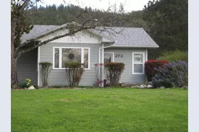 273 Crest Dr, Myrtle Creek, OR 97457 - Photo 2