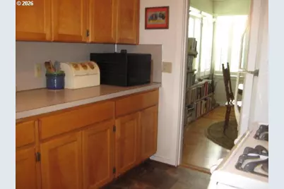 273 Crest Dr, Myrtle Creek, OR 97457 - Photo 6