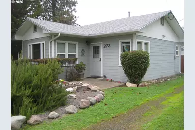 273 Crest Dr, Myrtle Creek, OR 97457 - Photo 1