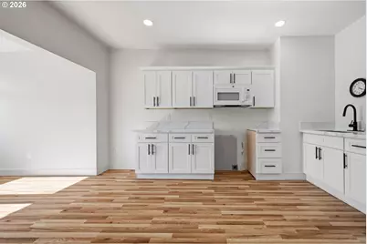 2704 SE 84th Ave, Portland, OR 97266 - Photo 40