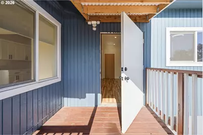 2704 SE 84th Ave, Portland, OR 97266 - Photo 36