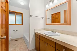 16600 SW Florence St, Beaverton, OR 97078 - Photo 20