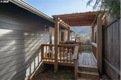 76554 Bobbe Way, Oakridge, OR 97463 - Photo 20