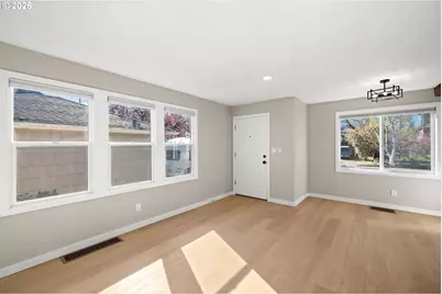 6915 SE Raymond Ct, Portland, OR 97206 - Photo 4