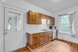 5213 N Montana Ave, Portland, OR 97217 - Photo 8