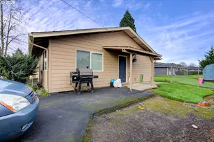 908 NE 1st Ave, Battle Ground, WA 98604 - Photo 6