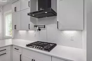 15229 S E Towers Ter, Milwaukie, OR 97267 - Photo 10