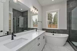 15229 S E Towers Ter, Milwaukie, OR 97267 - Photo 16