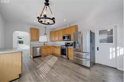 315 Birch Ave, Tillamook, OR 97141 - Photo 10