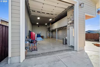 315 Birch Ave, Tillamook, OR 97141 - Photo 24