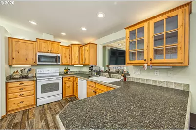 5004 N Loftus Rd, Florence, OR 97439 - Photo 14
