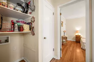 2105 SE Caruthers St, Portland, OR 97214 - Photo 22