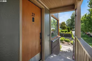 2105 SE Caruthers St, Portland, OR 97214 - Photo 6