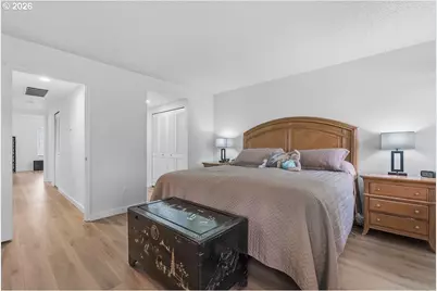 10425 SW Greenleaf Ter, Tigard, OR 97224 - Photo 12