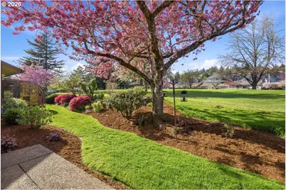 10425 SW Greenleaf Ter, Tigard, OR 97224 - Photo 2