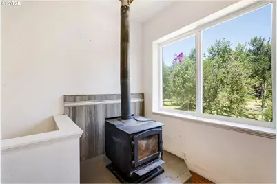 2755 E 38th Ave, Eugene, OR 97405 - Photo 16