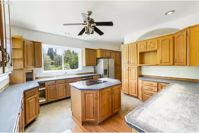 2755 E 38th Ave, Eugene, OR 97405 - Photo 10