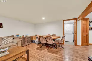 850 E Beacon Dr, Eugene, OR 97404 - Photo 24