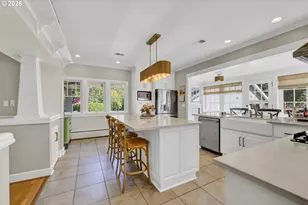 850 E Beacon Dr, Eugene, OR 97404 - Photo 10