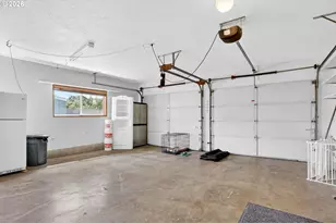645 Smith Dr, Woodburn, OR 97071 - Photo 40