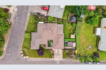 645 Smith Dr, Woodburn, OR 97071 - Photo 46