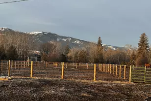 1025 SE Florence Ave, Enterprise, OR 97828 - Photo 1