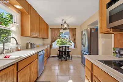 121 W 10th St, The Dalles, OR 97058 - Photo 12